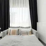 Comfortable With Parking In By Renters Apartament