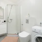 Apartament Comfortable With Parking In By Renters