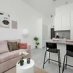 Apartament Comfortable With Parking In By Renters