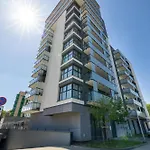 Comfortable With Parking In By Renters Apartament