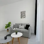 Comfortable With Parking In By Renters Szczecin