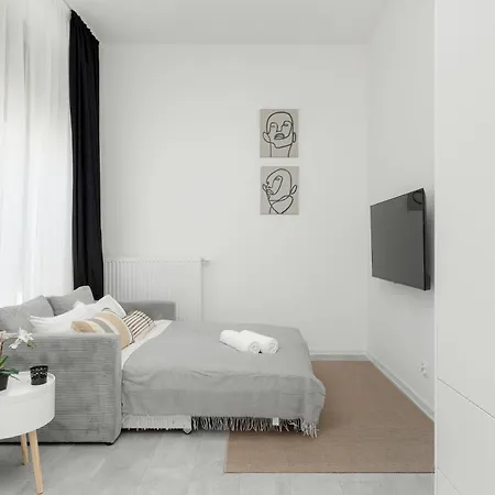 Comfortable With Parking In By Renters *