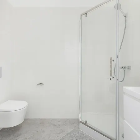 Comfortable With Parking In By Renters *