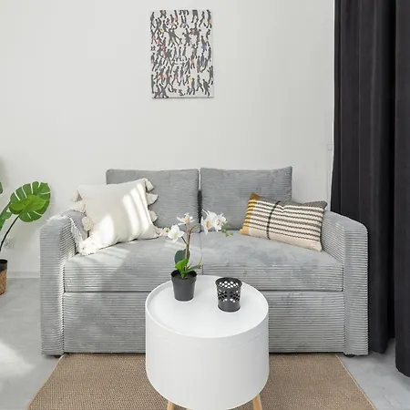 Comfortable With Parking In By Renters Szczecin