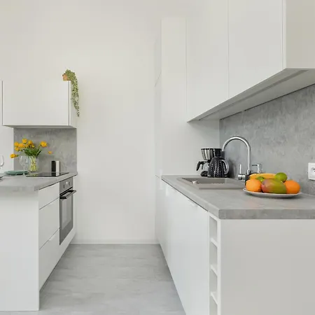 Comfortable With Parking In By Renters