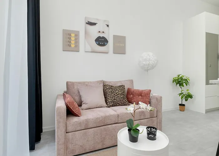 Comfortable With Parking In By Renters *