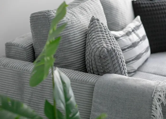 Comfortable With Parking In By Renters * Stettin